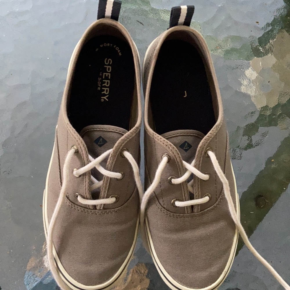 Barely Worn Memory Foam Sperry Sliders - image 2